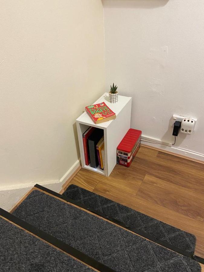 Single And Doubles Rooms Close To Central London Bagian luar foto